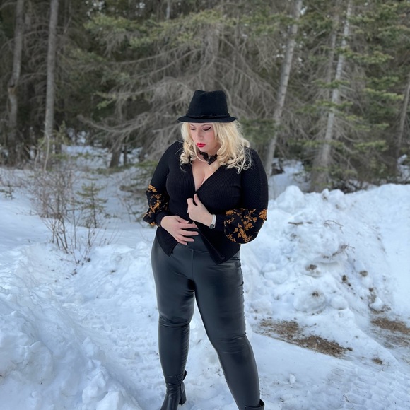 Meet your Posher, Aaron - Picture 8 of 15